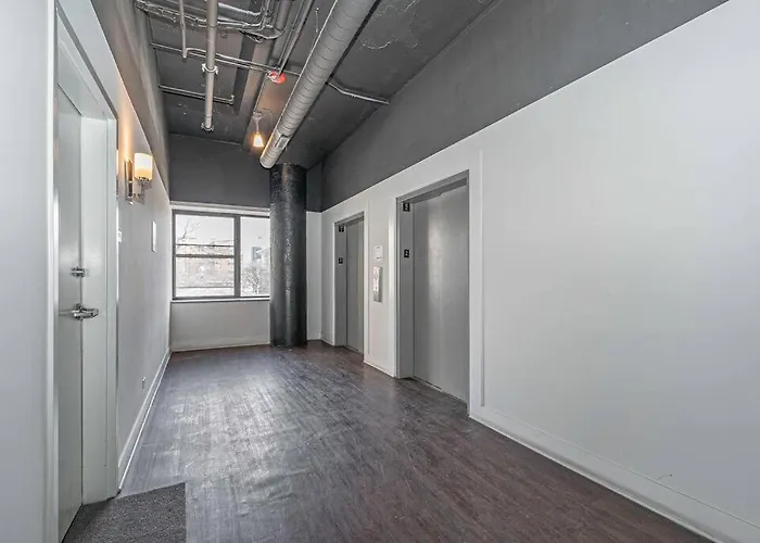 Mccormick Place Amazing 2br With View And Optional Parking For Up To 8 Guests Near Soldier Field And Lakefront Trail *